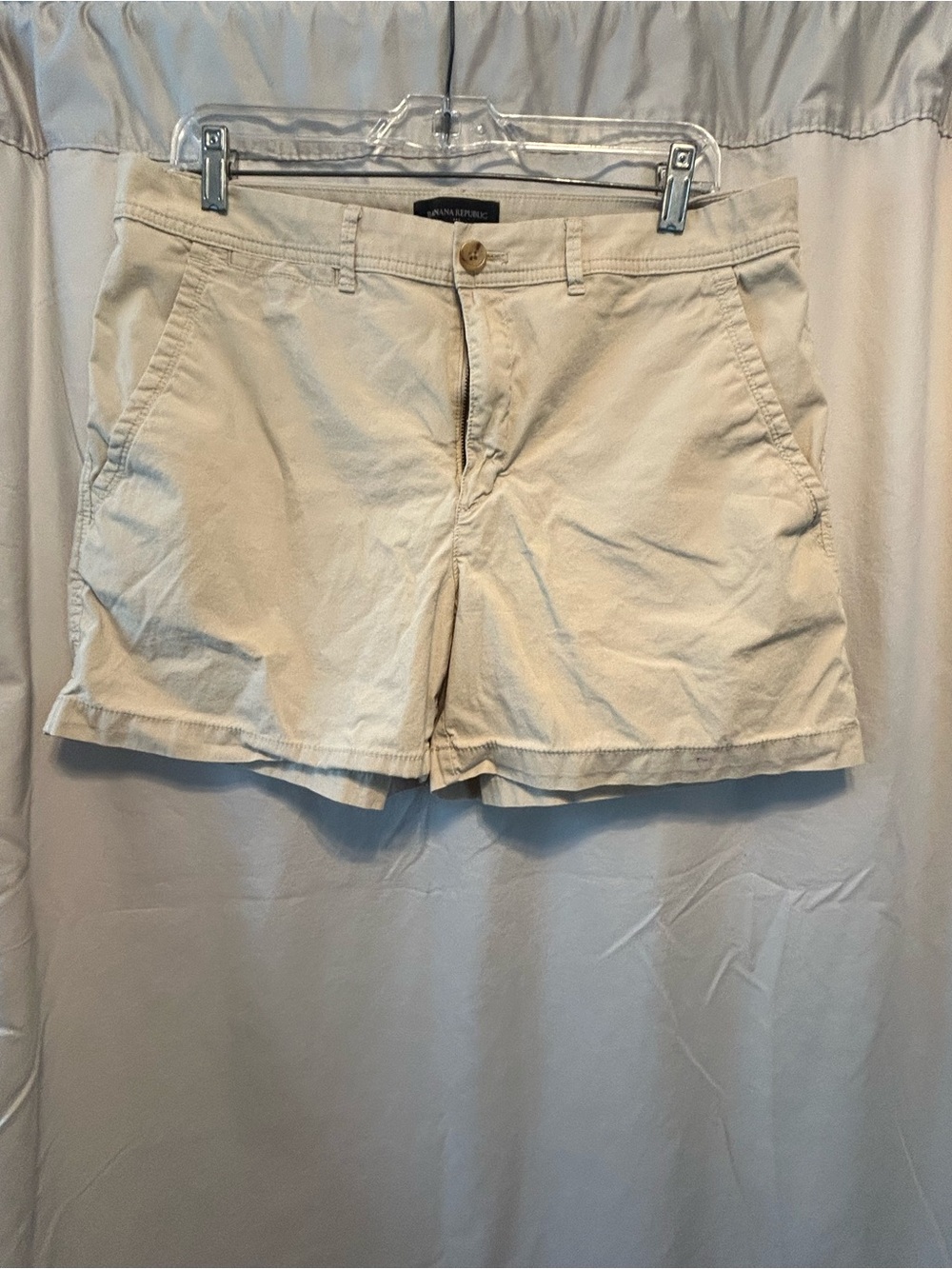 Banana Republic Women's Cream Twill Bermuda Shorts